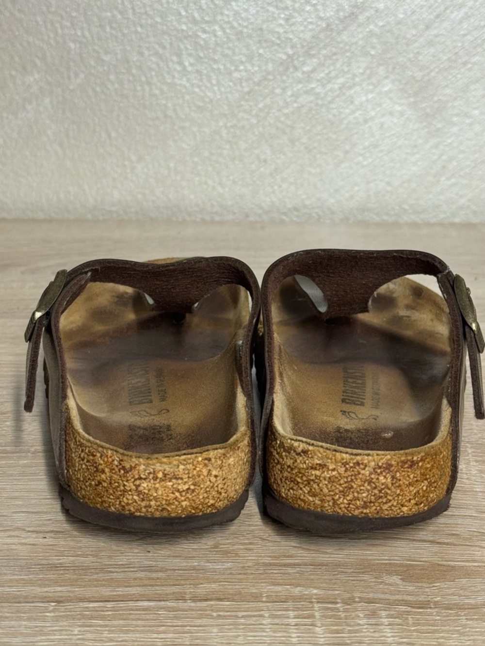 Birkenstock Gizeh in Golden Brown Leather Thong Sandals Size 37 US 6 - Picture 5 of 11